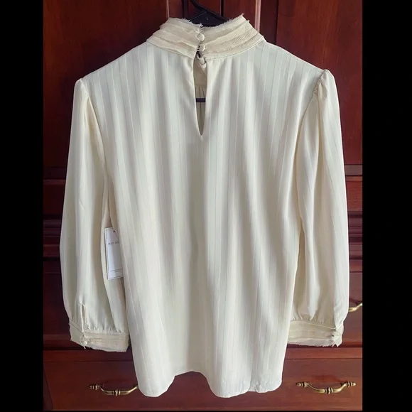 NWT: aura blouse - Picture 4 of 4
